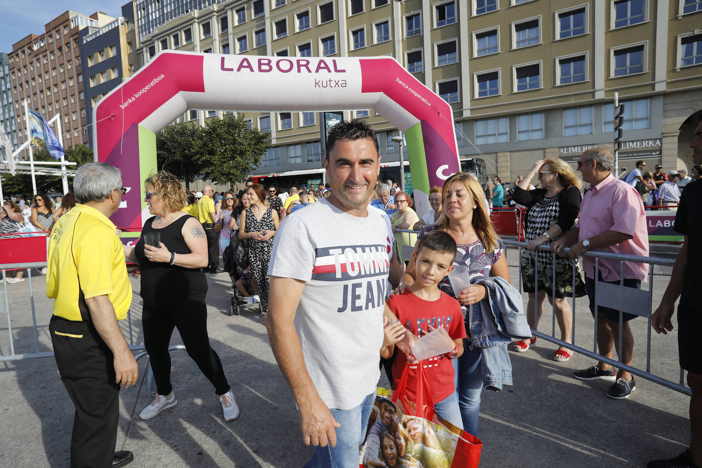 La playa de Poniente ha acogido un nuevo récord en una de las actividades más multitudinarias del verano gijonés.