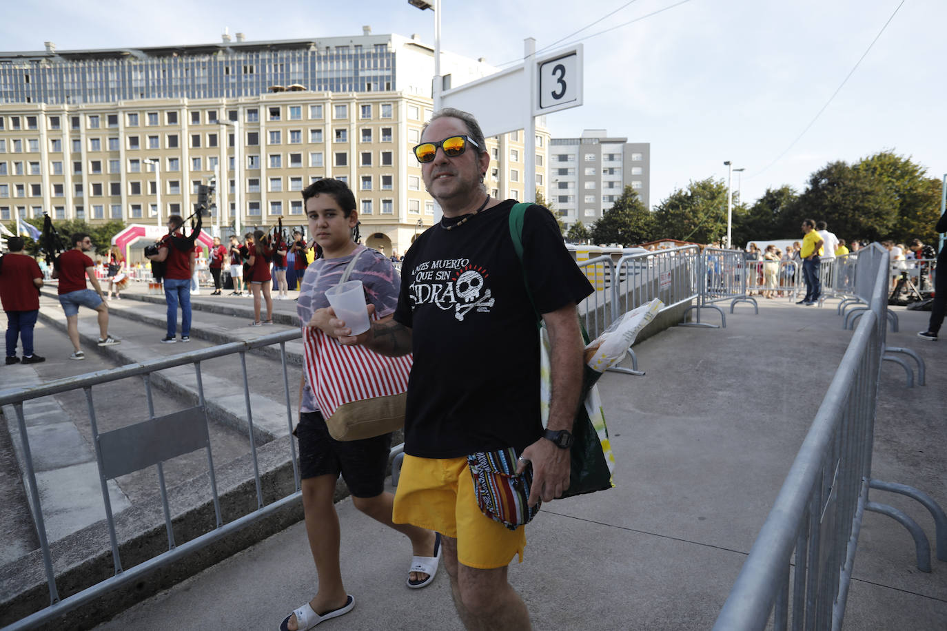La playa de Poniente ha acogido un nuevo récord en una de las actividades más multitudinarias del verano gijonés.