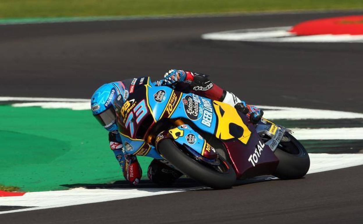 Álex Márquez, corriendo en el circuito de Silverstone.