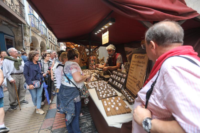 El Mercado Medieval de San Agustín reúne más de cien puestos de venta y gastronomía, atracciones infantiles y espectáculos de animación de calle.