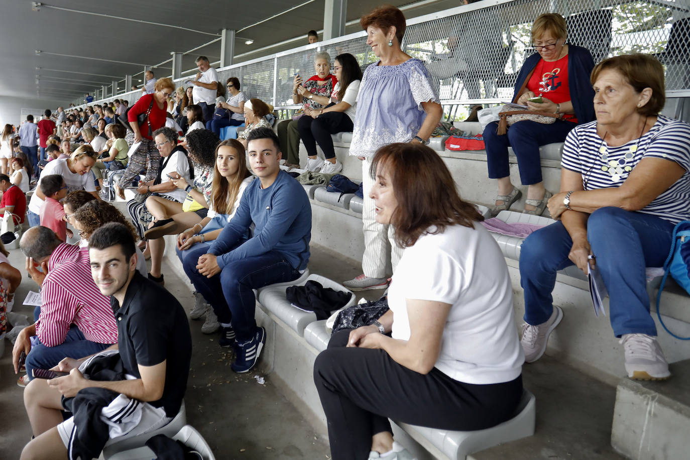 Las Mestas vive de nuevo el Concurso Hípico más importante del verano en España, que mantiene el carácter de oficial y que llega ya a los 77 años de vida. Emoción, saltos, galopes y 5 días por delante para cerrar el verano con un fin de semana de gran altura en Gijón.
