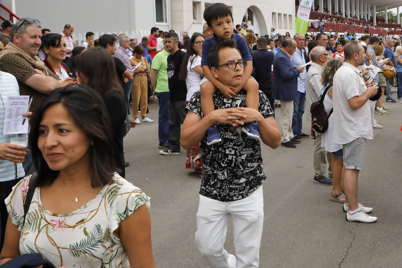 Las Mestas vive de nuevo el Concurso Hípico más importante del verano en España, que mantiene el carácter de oficial y que llega ya a los 77 años de vida. Emoción, saltos, galopes y 5 días por delante para cerrar el verano con un fin de semana de gran altura en Gijón.