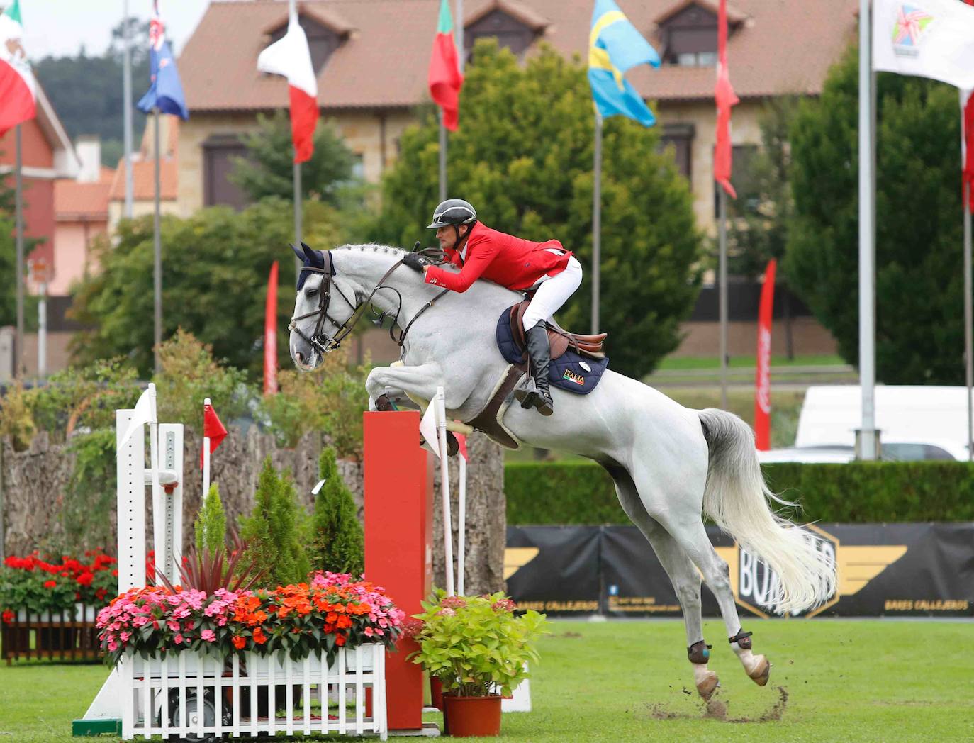 El equipo italiano, formado por Filippo Marco Bologni, Antonio María Garofalo, Emanuelle Camilli y Antonio Alfonso, acabó los dos recorridos con seis puntos de penalización lo que les supone su primera victoria en la Copa de Naciones desde que se disputa en Gijón.