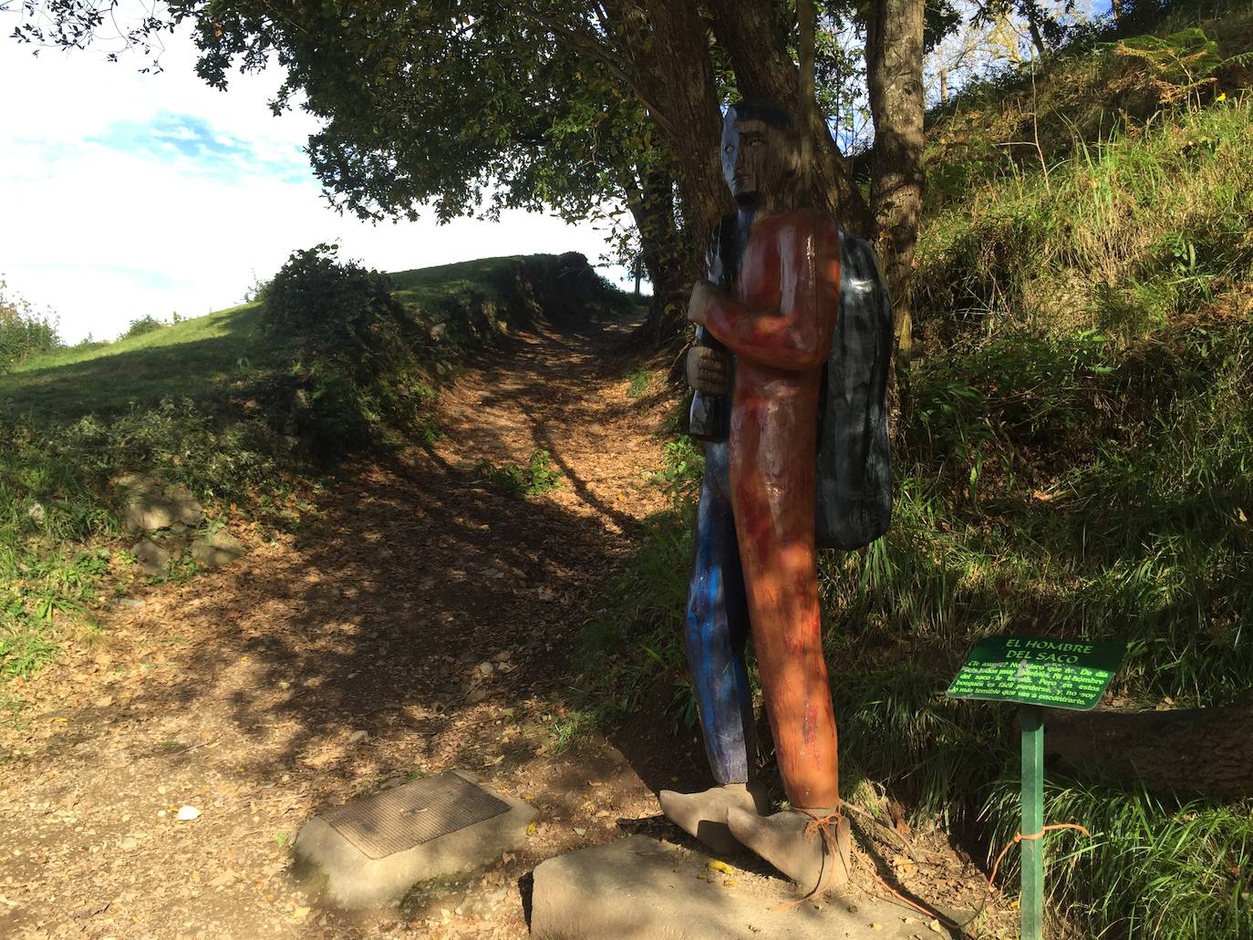 'El hombre del saco', una de las figuras del Camín Encantáu