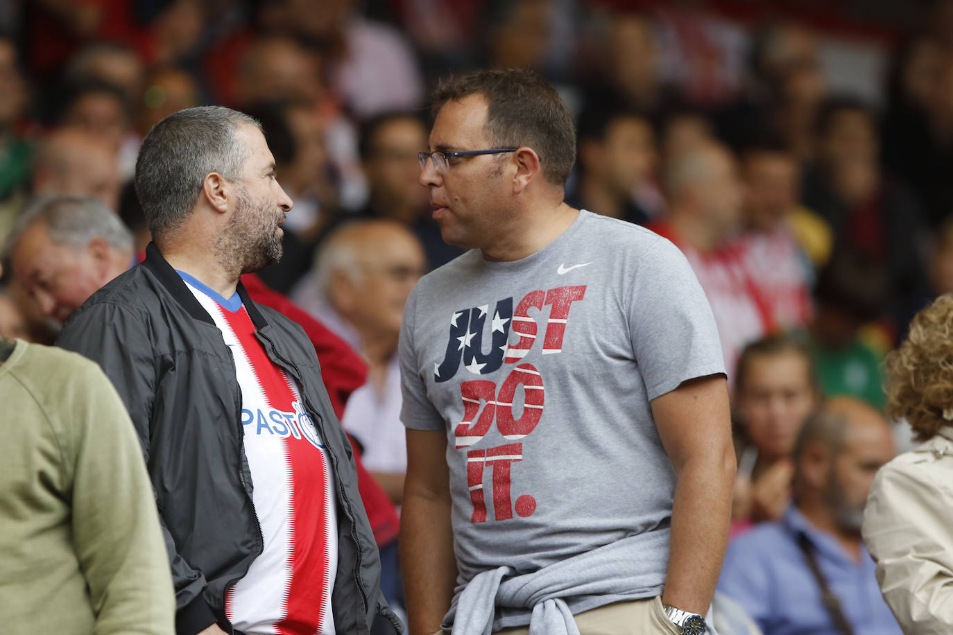 El Molinón se rinde a Manu García en la victoria del Sporting.