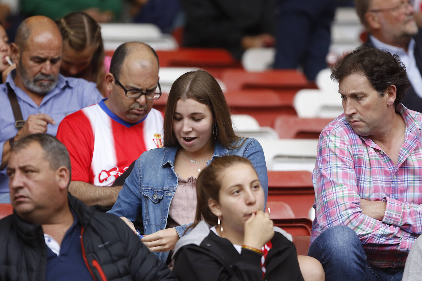 El Molinón se rinde a Manu García en la victoria del Sporting.