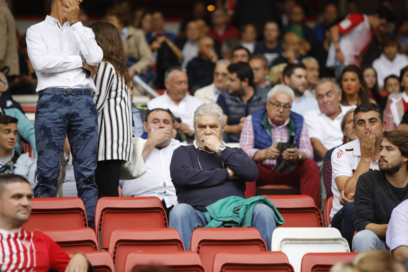 El Molinón se rinde a Manu García en la victoria del Sporting.