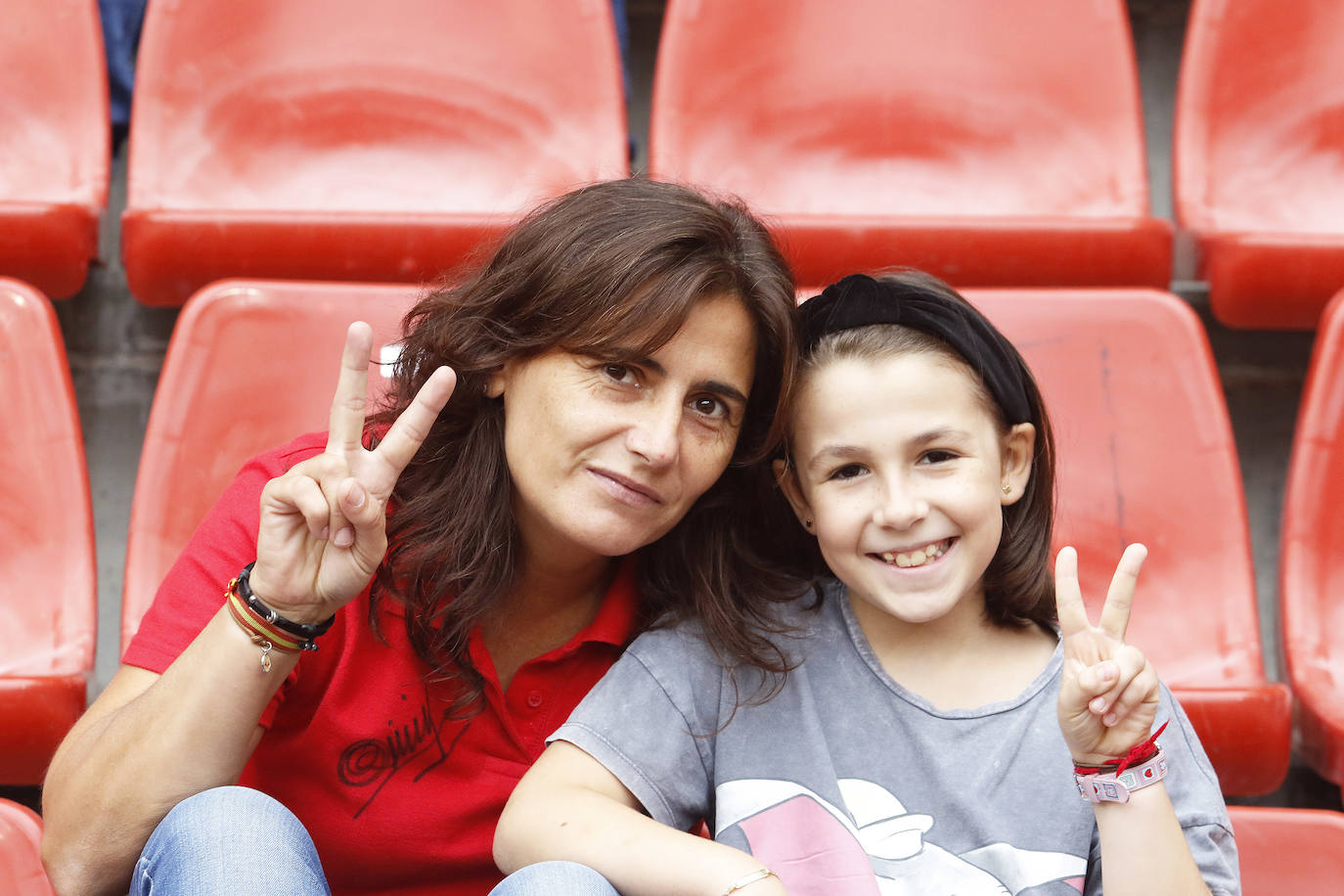 Fotos: ¿Estuviste en el partido Sporting-Albacete? ¡Búscate!