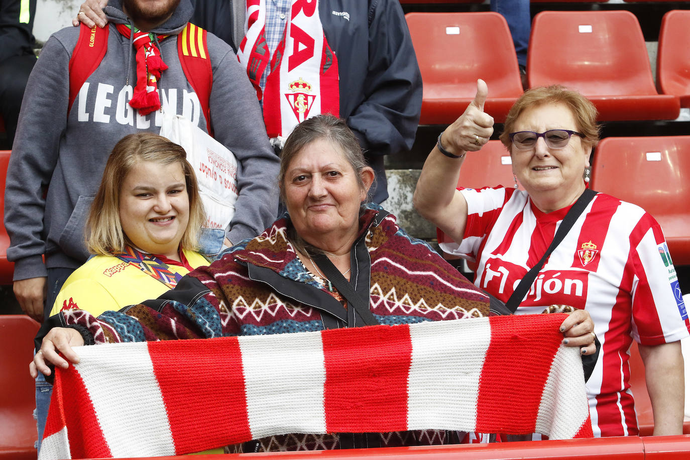 Fotos: ¿Estuviste en el partido Sporting-Albacete? ¡Búscate!