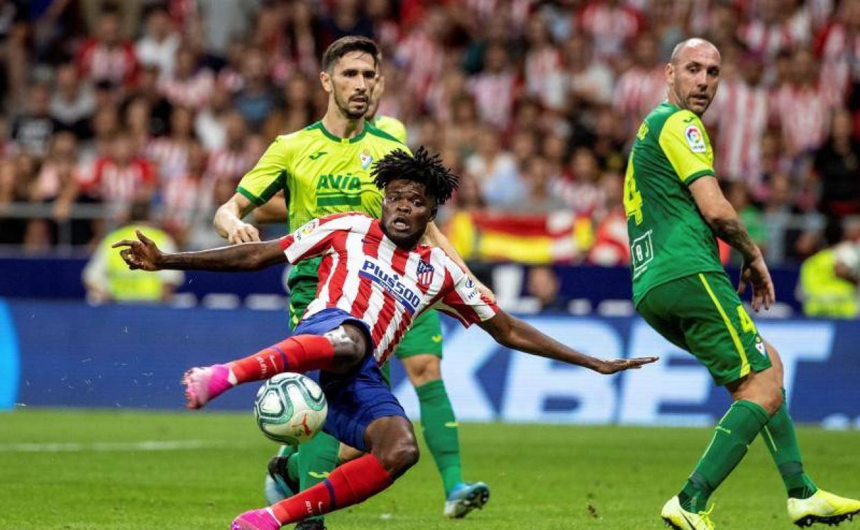 Thomas Partey, disparando en el 3-2 definitivo.