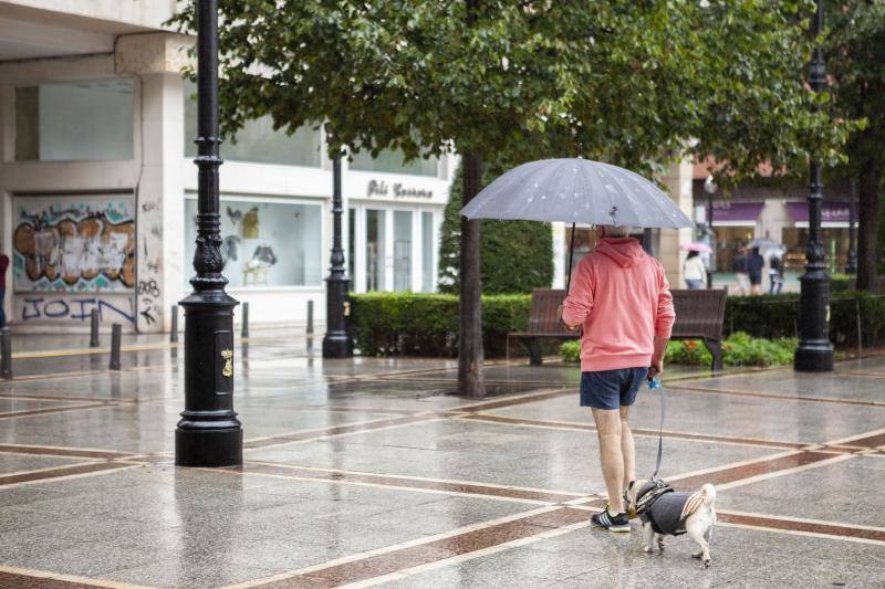 Fotos: Temperaturas otoñales y de intensas lluvias en Asturias