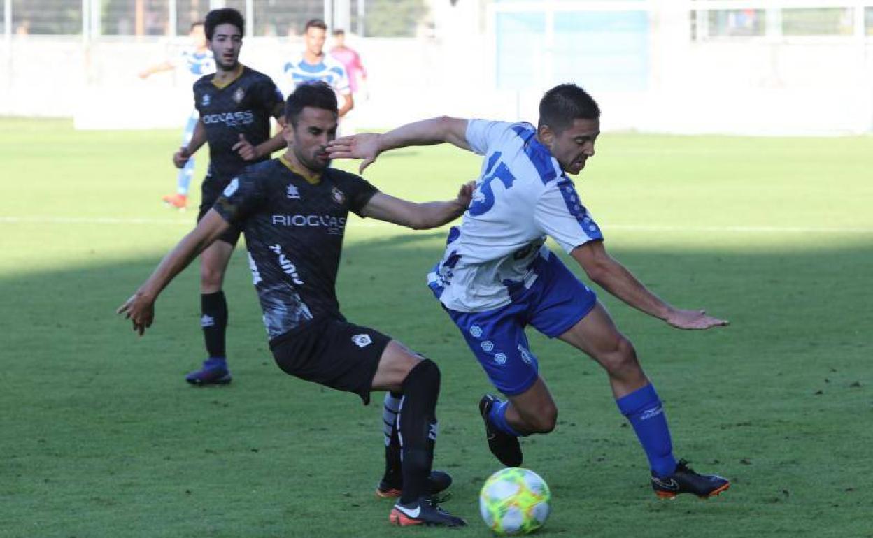 Encuentro disputado entre el Real Avilés y el Caudal. 