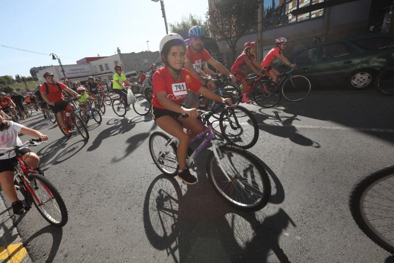 Un millar de personas participaron en el Dia de la Bici por las calles de Corvera.