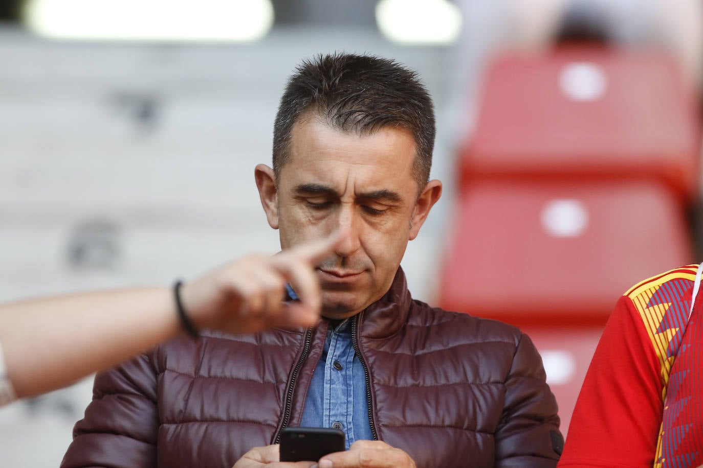 ¿Estuviste este domingo en el partido de la selección española en El Molinón? ¡Búscate en la galería! 