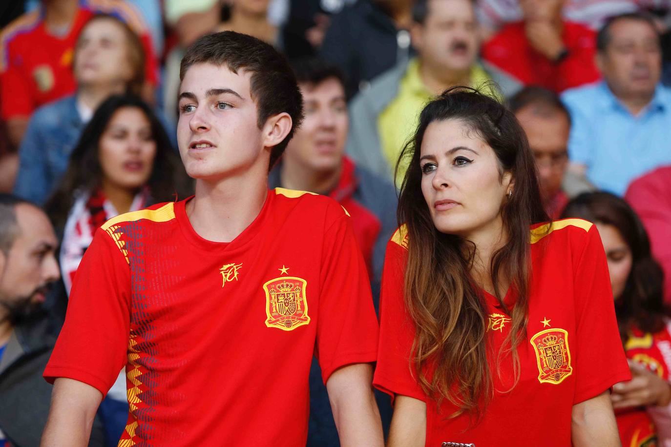 ¿Estuviste este domingo en el partido España-Islas Feroe en El Molinón? 