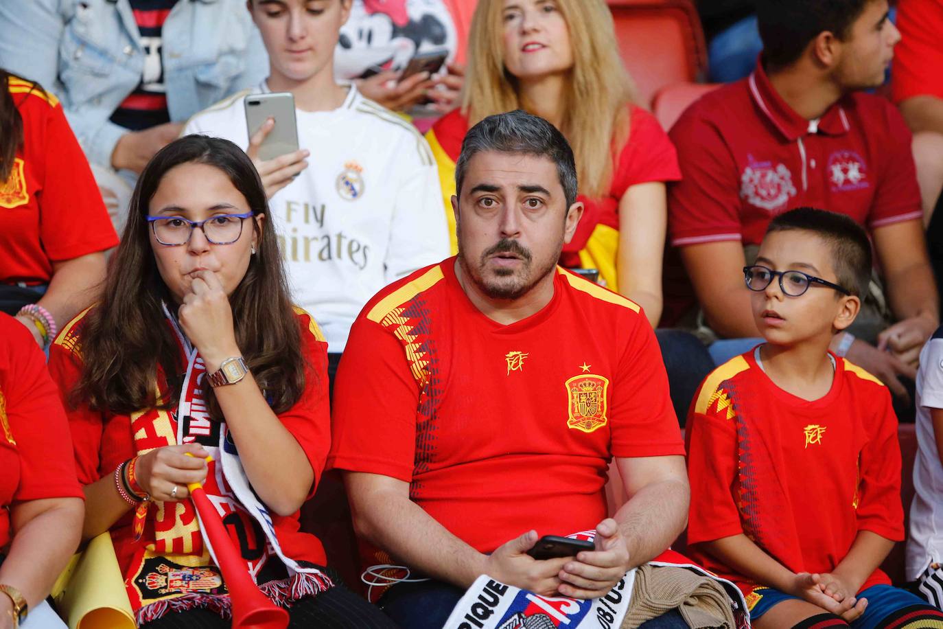 ¿Estuviste este domingo en el partido España-Islas Feroe en El Molinón? 