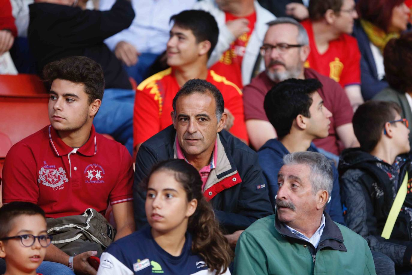 ¿Estuviste este domingo en el partido España-Islas Feroe en El Molinón? 