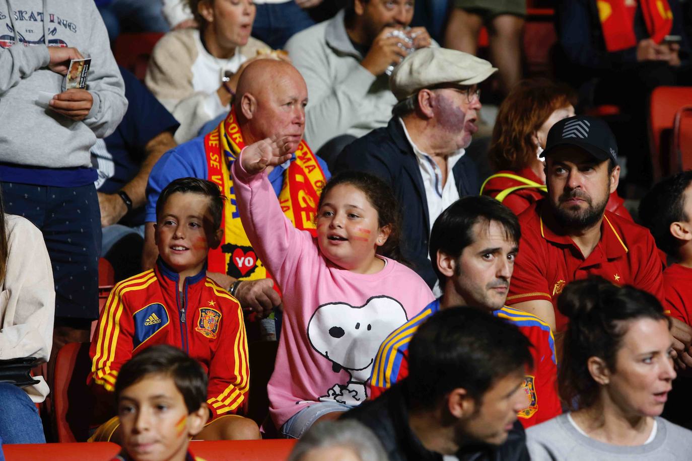 ¿Estuviste este domingo en el partido España-Islas Feroe en El Molinón? 