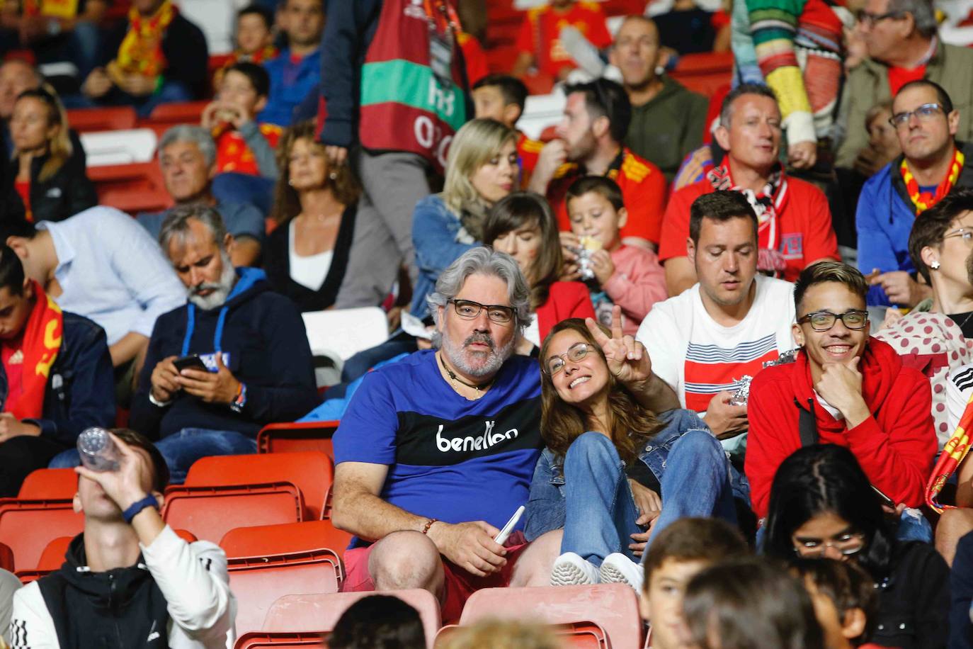 ¿Estuviste este domingo en el partido España-Islas Feroe en El Molinón? 