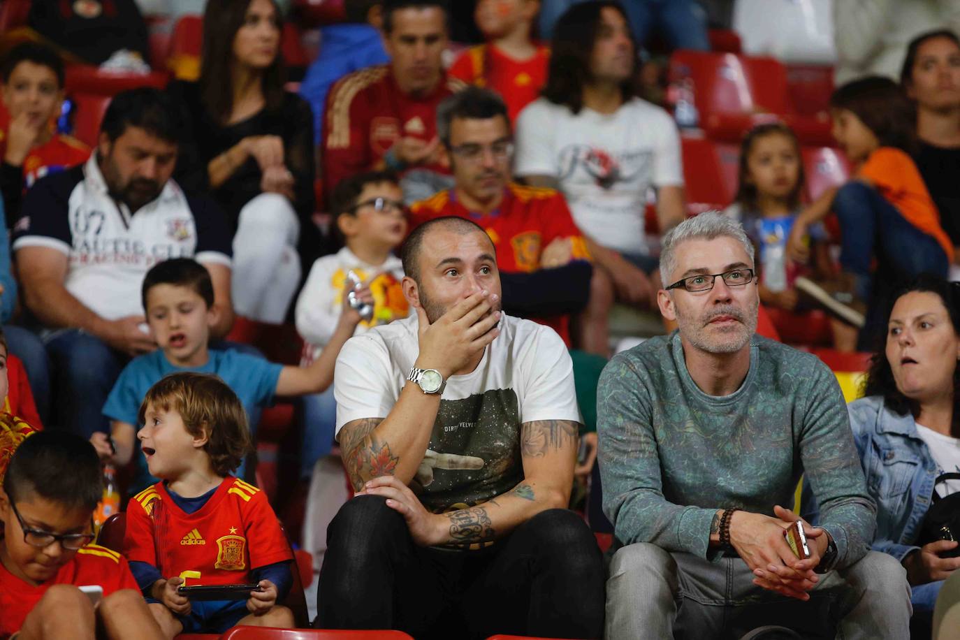 ¿Estuviste este domingo en el partido España-Islas Feroe en El Molinón? 