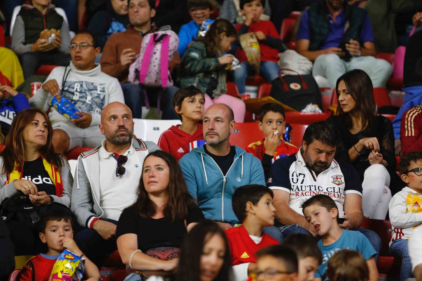 ¿Estuviste este domingo en el partido España-Islas Feroe en El Molinón? 