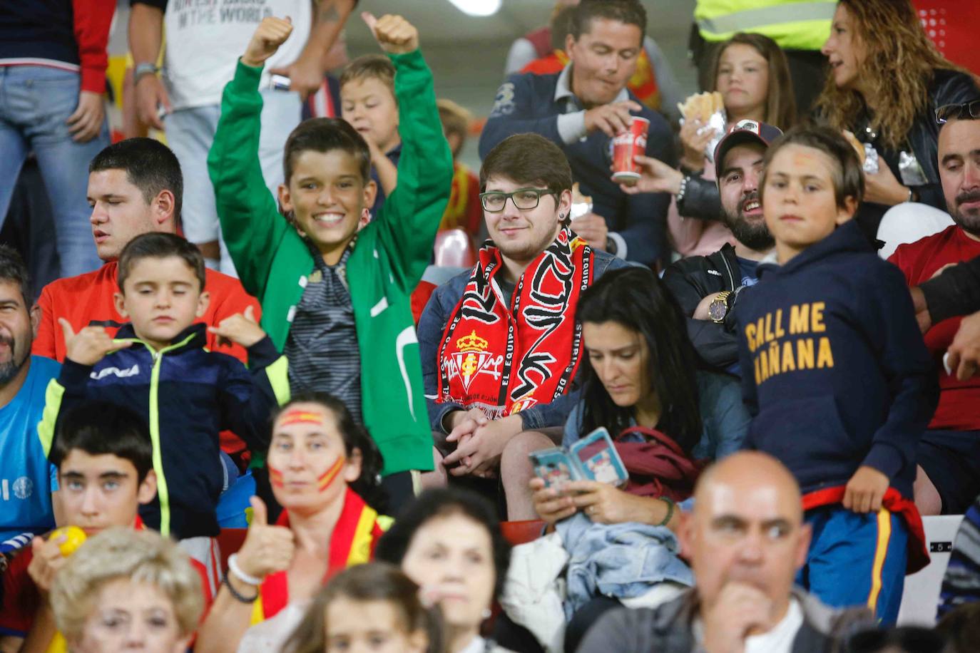 ¿Estuviste este domingo en el partido España-Islas Feroe en El Molinón? 