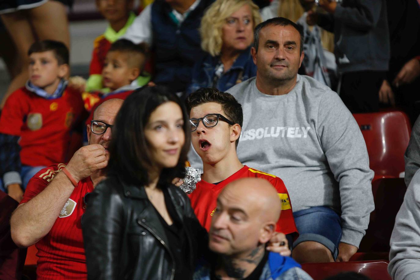 ¿Estuviste este domingo en el partido España-Islas Feroe en El Molinón? 