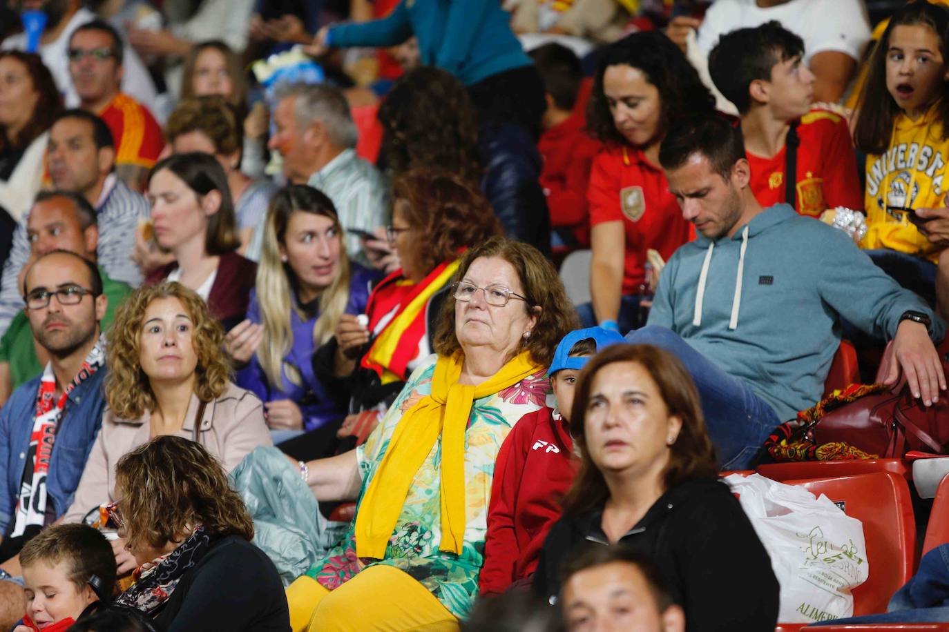 ¿Estuviste este domingo en el partido España-Islas Feroe en El Molinón? 