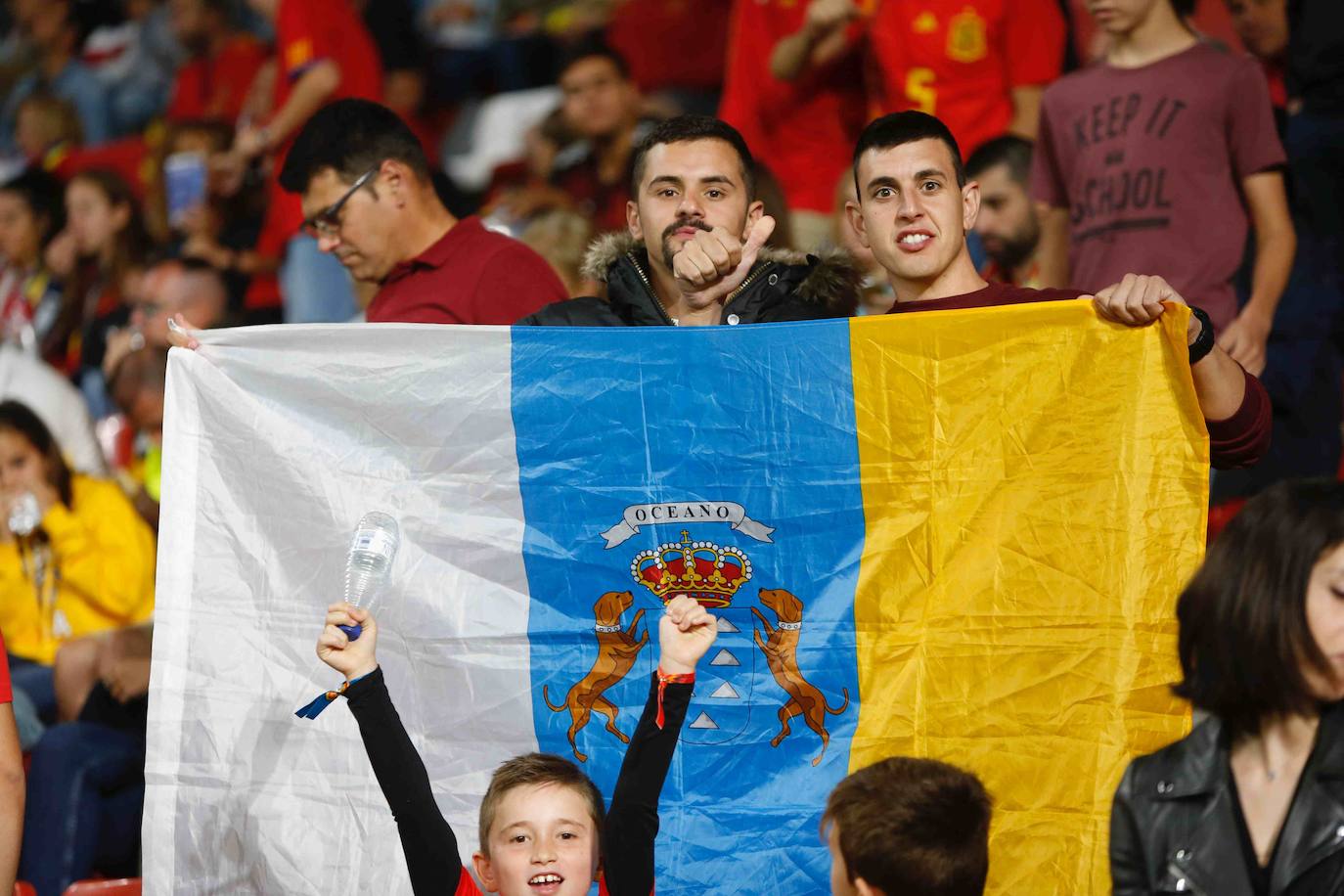 ¿Estuviste este domingo en el partido España-Islas Feroe en El Molinón? 