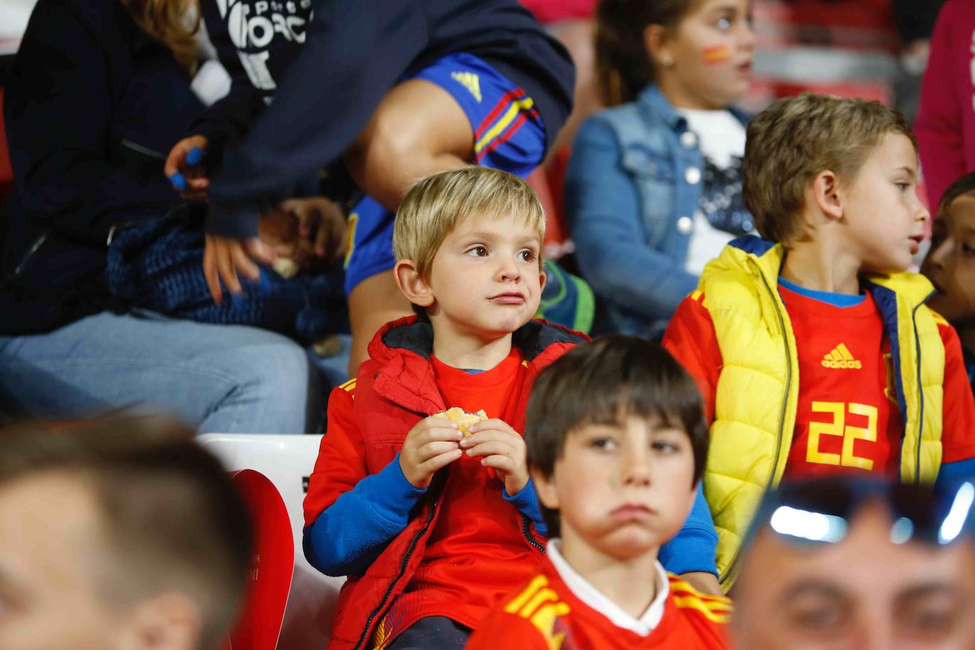 ¿Estuviste este domingo en el partido España-Islas Feroe en El Molinón? 