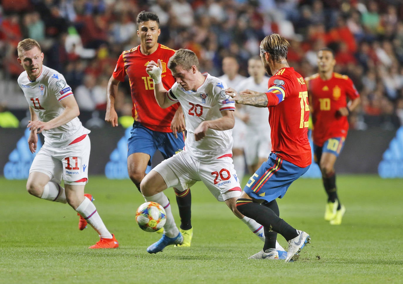 Fotos: Las imágenes del amistoso entre España e Islas Feroe