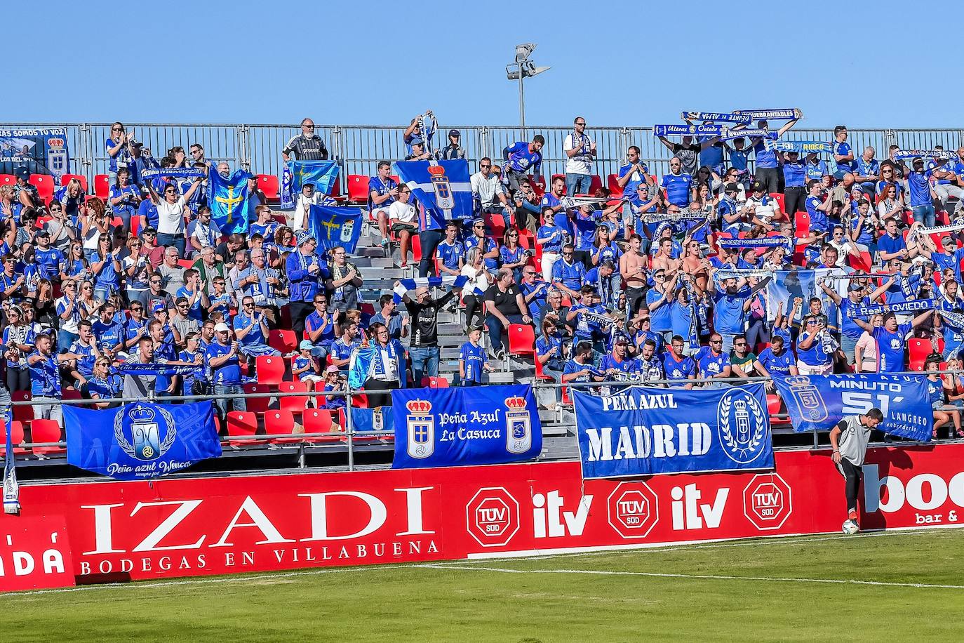 El conjunto azul, que se adelantó en el marcador con un tanto de Alfredo Ortuño, no pudo puntuar en Miranda de Ebro. Los tantos del equipo local fueron de Mezquelanz y de Mario Barco. 