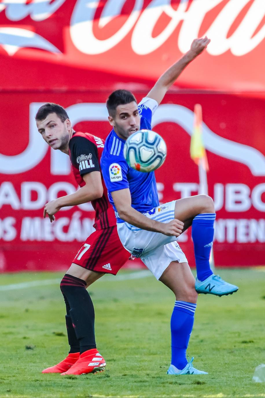 El conjunto azul, que se adelantó en el marcador con un tanto de Alfredo Ortuño, no pudo puntuar en Miranda de Ebro. Los tantos del equipo local fueron de Mezquelanz y de Mario Barco. 