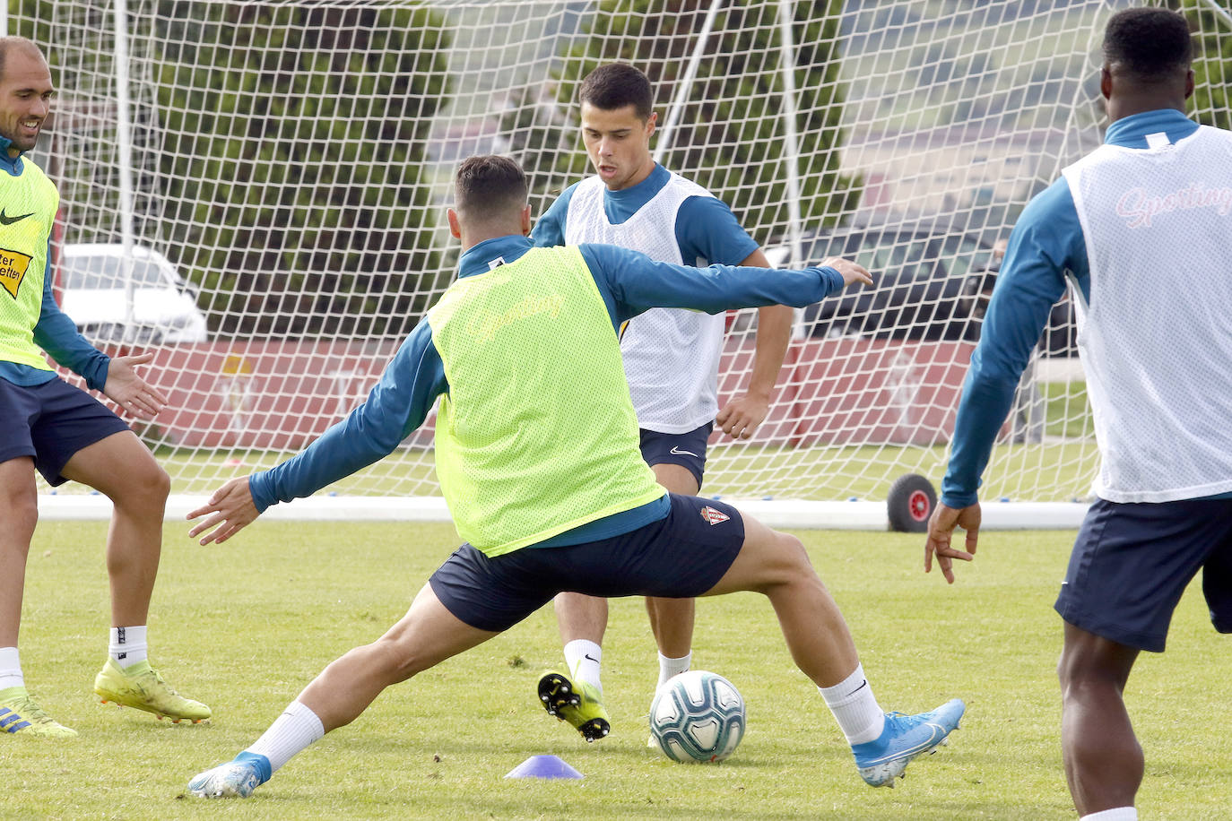 Los rojiblancos volvieron a los entrenamientos tras la primera derrota de la temporada en El Alcoraz ante el Huesca.
