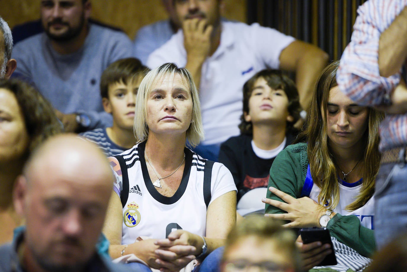 Fotos: ¿Estuviste en el partido entre el OCB - Real Madrid? ¡Búscate!