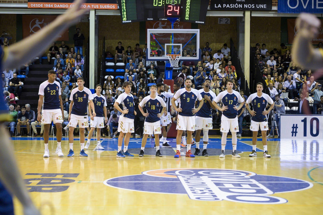 Fotos: ¿Estuviste en el partido entre el OCB - Real Madrid? ¡Búscate!