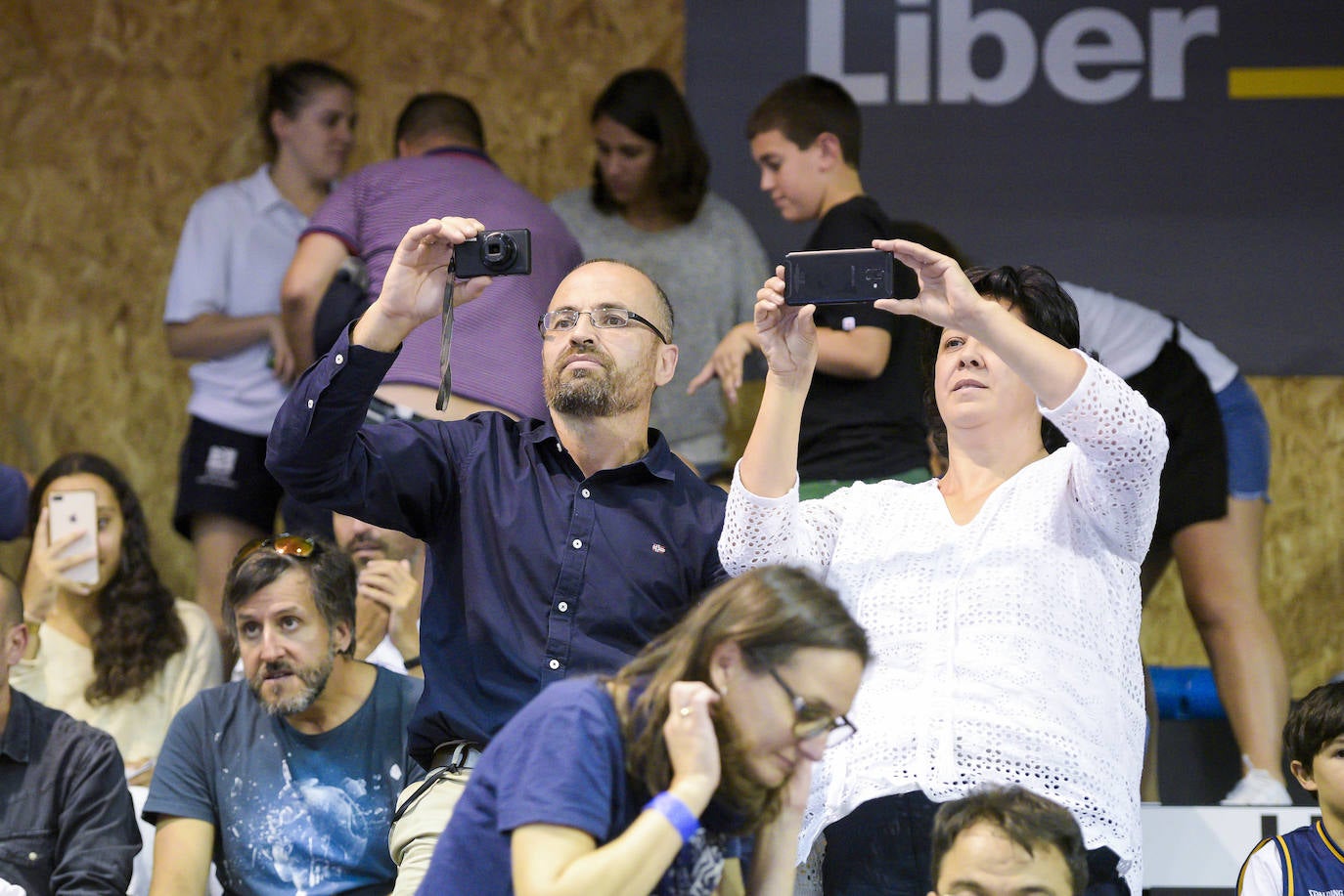 Fotos: ¿Estuviste en el partido entre el OCB - Real Madrid? ¡Búscate!