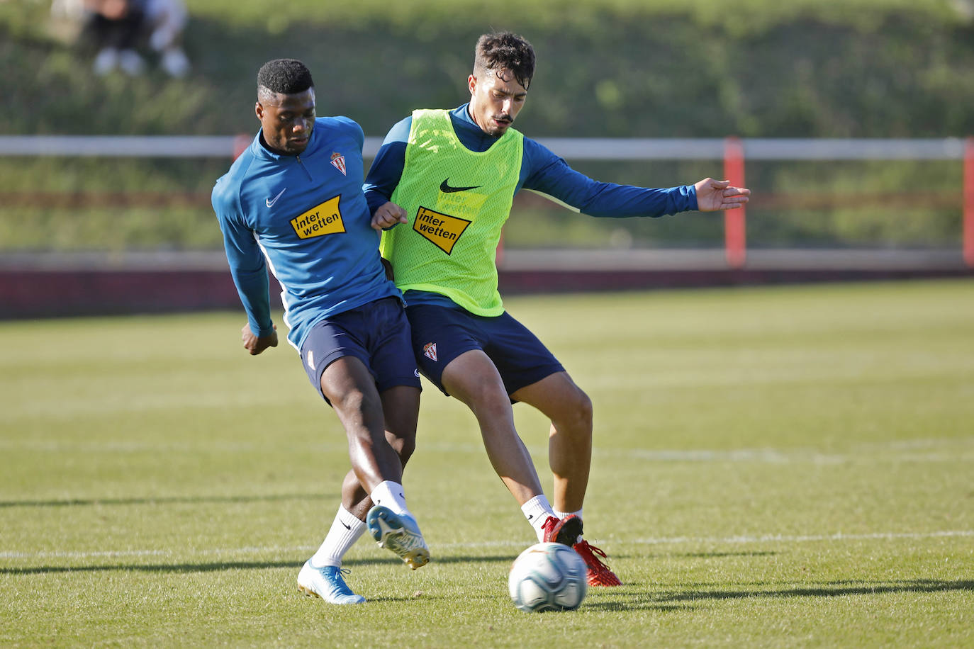Los rojiblancos preparan su partido del domingo ante el Depor (21 horas. El Molinón)