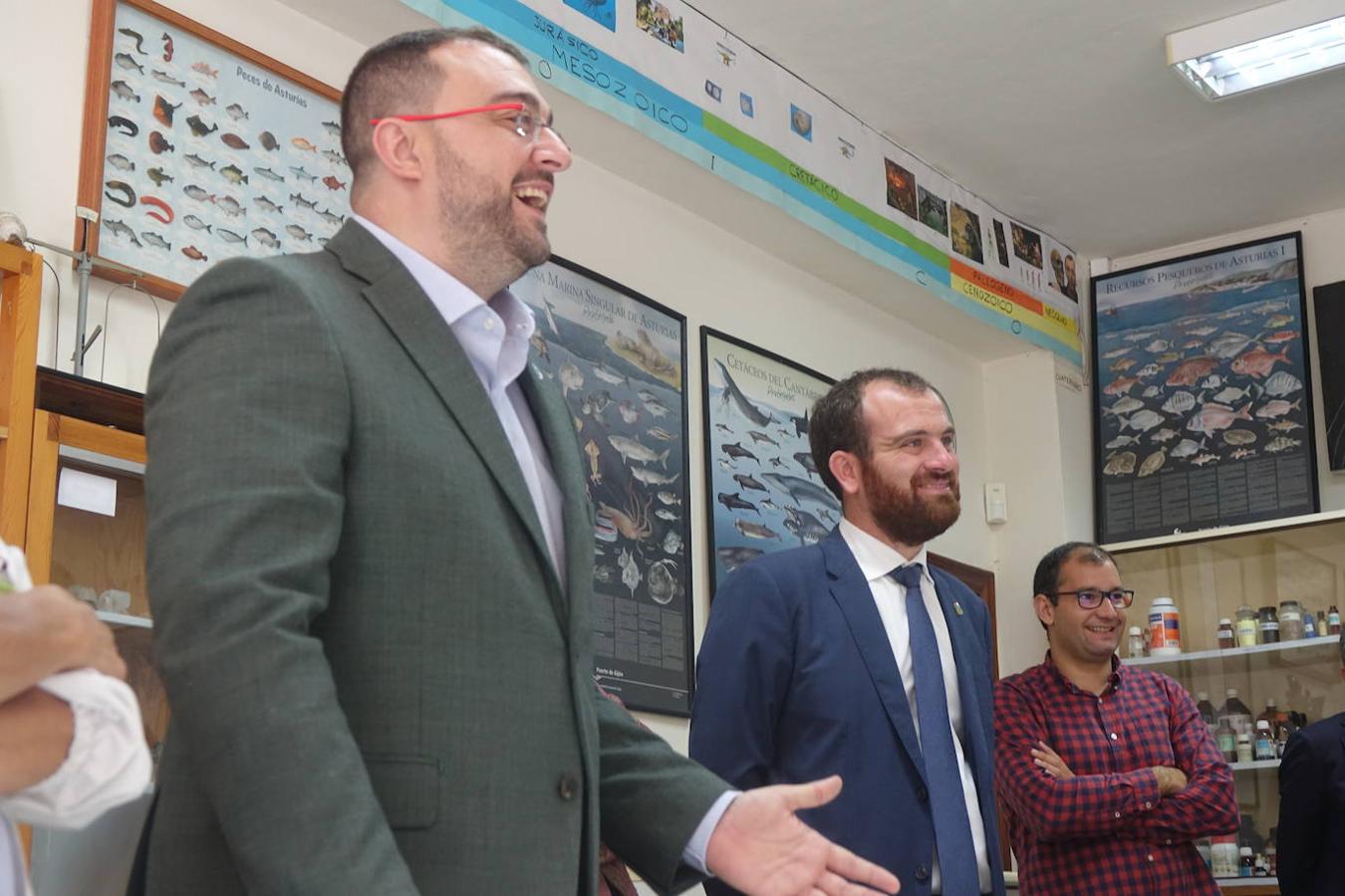 El presidente del Principado acude a la inauguración del año académico para secundaria y bachillerato. 