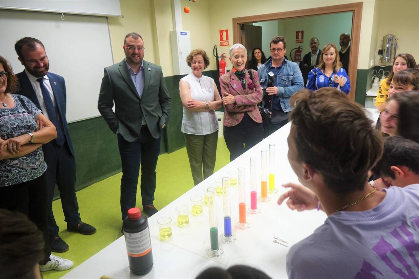 El presidente del Principado acude a la inauguración del año académico para secundaria y bachillerato. 