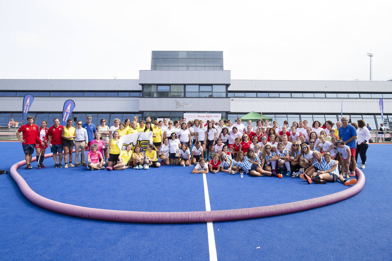 El Demonios de de ANICO, perteneciente al Real Club Tenis de Santander, se proclamó campeón de la tercera edición del Torneo de Mamos que celebra en su campo la sección de hockey del Grupo Covadonga. 