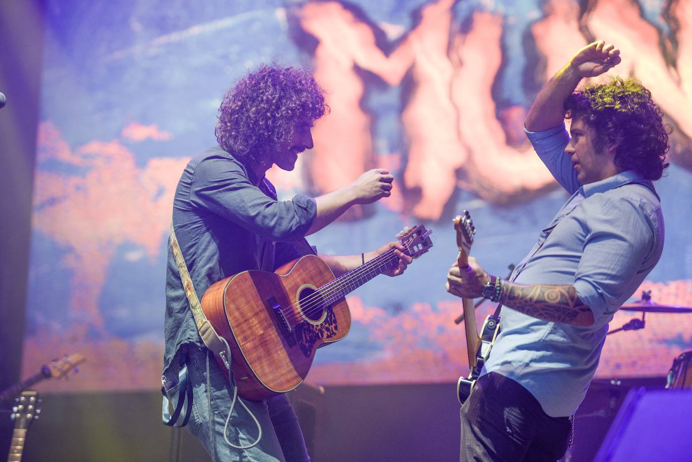 La banda actuó en el escenario de las fiestas de San Mateo situado en la Losa. 