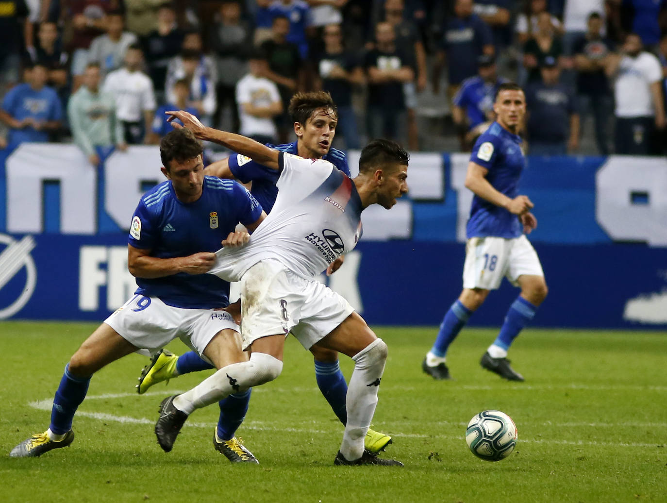 Los azules solo pudieron arrancar un empate ante el Extremadura (1-1), en un partido en el que fueron de menos a más.