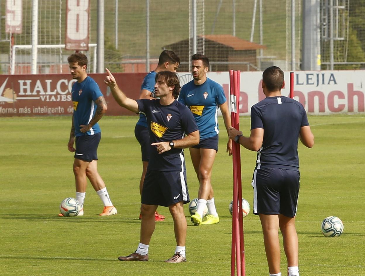 Caco Morán, al frente de la sesión de los no convocados