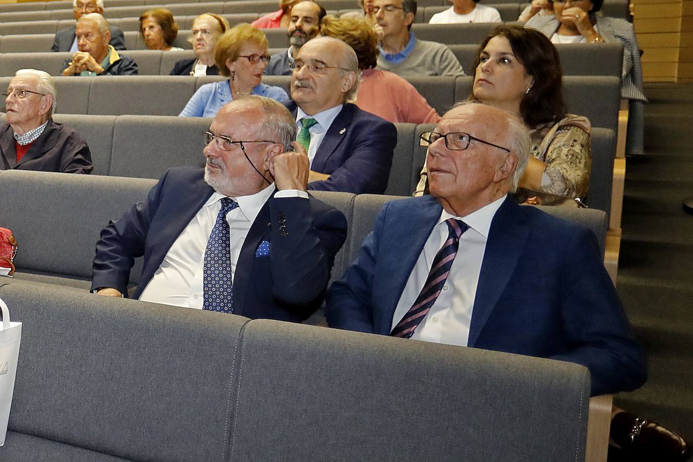 Decenas de personas se reunieron para recordar a José Luis Martínez, presidente de la entidad ente 1994 y 2013, etapa en la que la revitalizó.