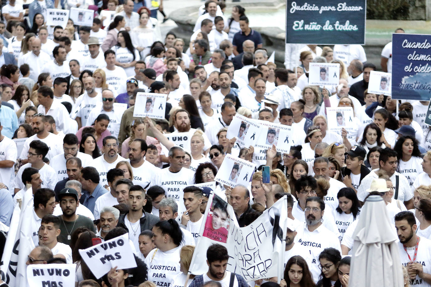 Los manifestantes acudieron desde Begoña hasta el Ayuntamiento de la ciudad. 