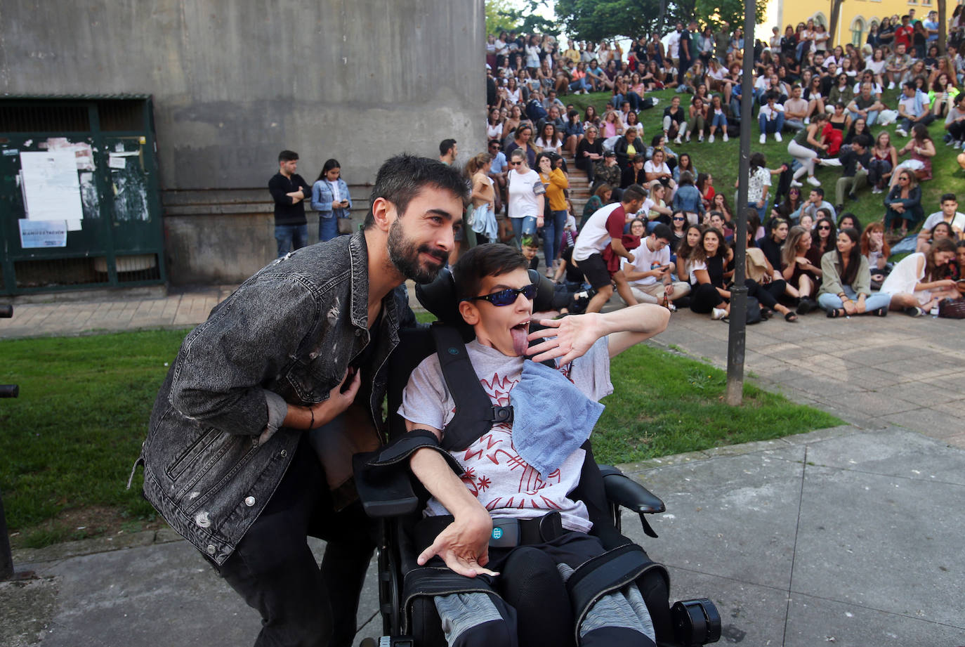 Multitudinario concierto de Rayden en El Milán