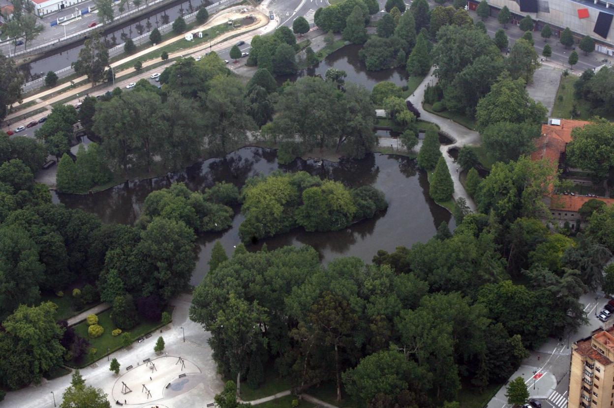 Vista aérea de los dos estanques, que ganarán en profundidad. 