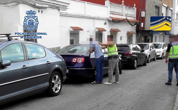 Imágenes cedidas por la Policía Nacional del mometo de la detención.