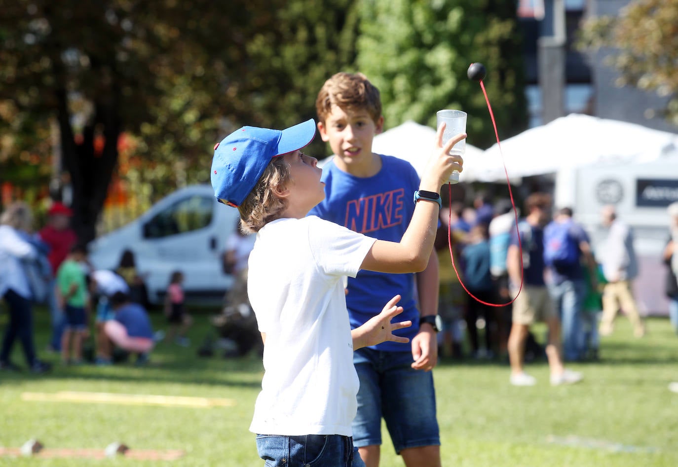 Oviedo disfrutó de una jornada soleada para cumplir con la tradición.